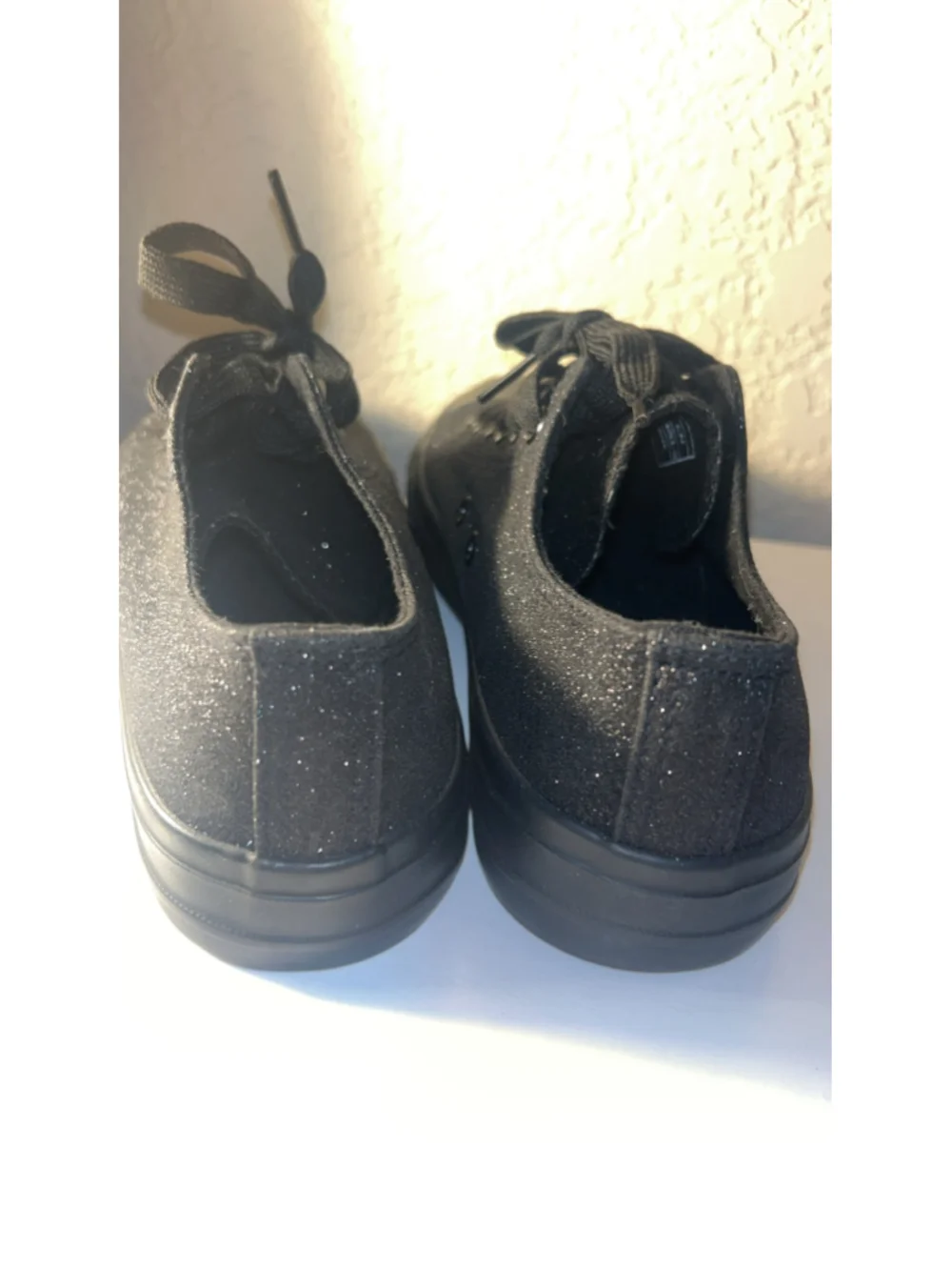 Women's Unbranded Black Glitter Canvas Sneakers Size 6